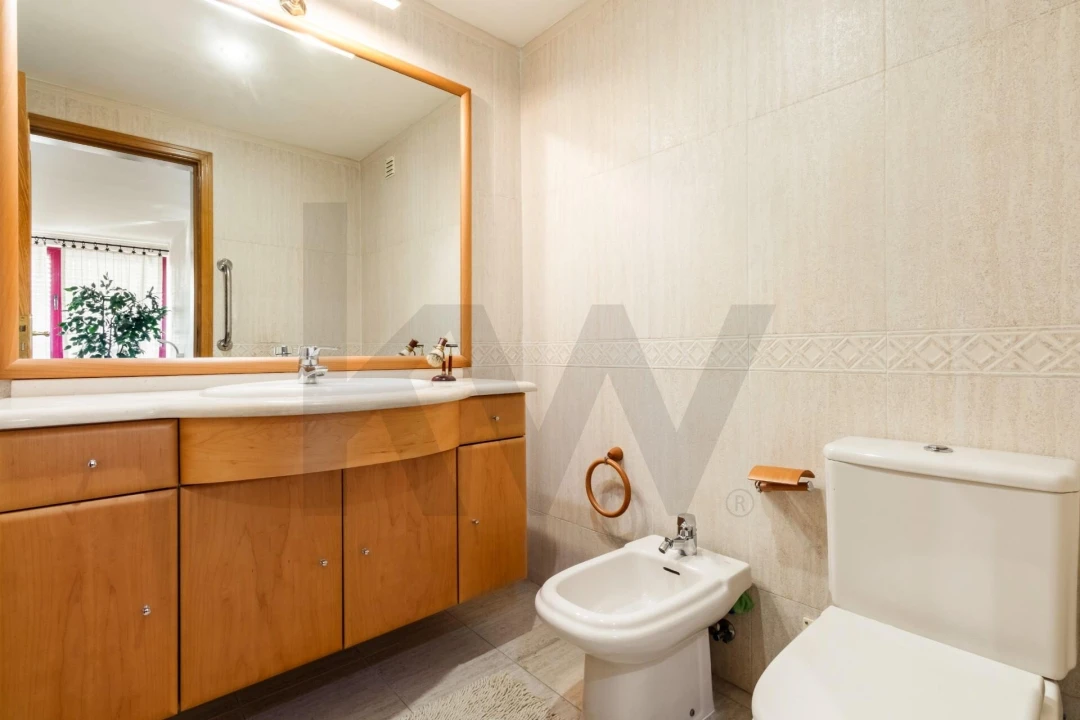 Apartamento T4 para Venda em Agualva e Mira-Sintra Foto 23