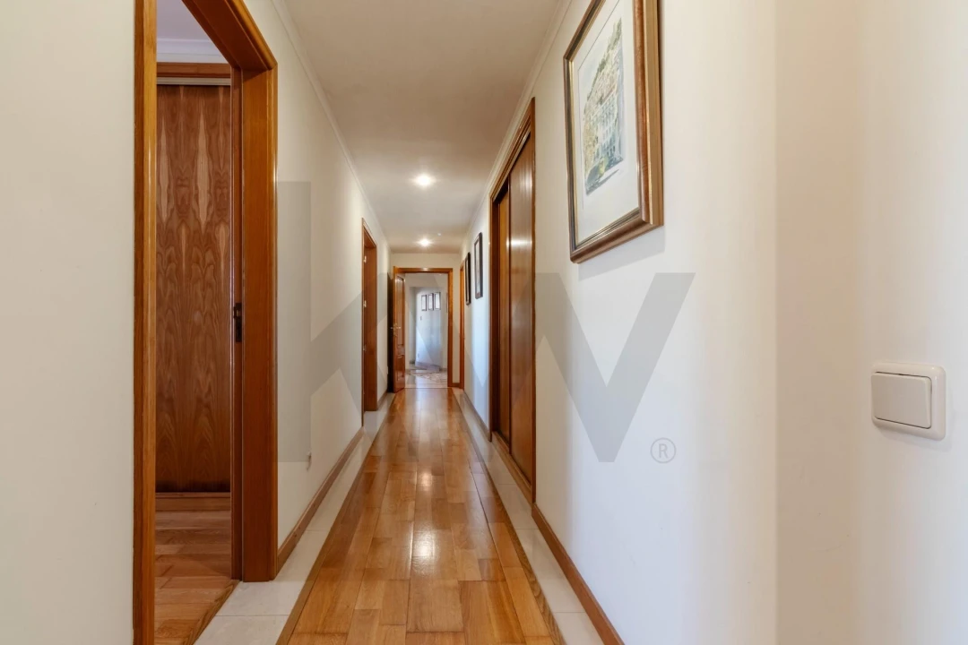 Apartamento T4 para Venda em Agualva e Mira-Sintra Foto 40