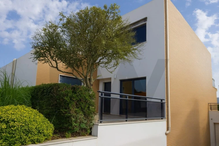 Moradia T4 para Venda em Santa Maria e São Miguel, São Martinho, São Pedro Penaferrim