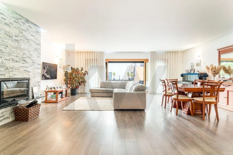 Moradia T4 para Venda em Santa Maria e São Miguel, São Martinho, São Pedro Penaferrim Foto 10