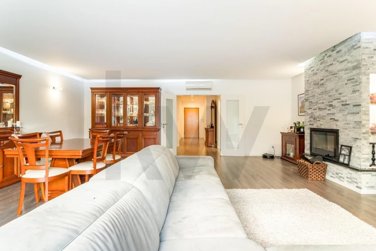 Moradia T4 para Venda em Santa Maria e São Miguel, São Martinho, São Pedro Penaferrim Foto 11