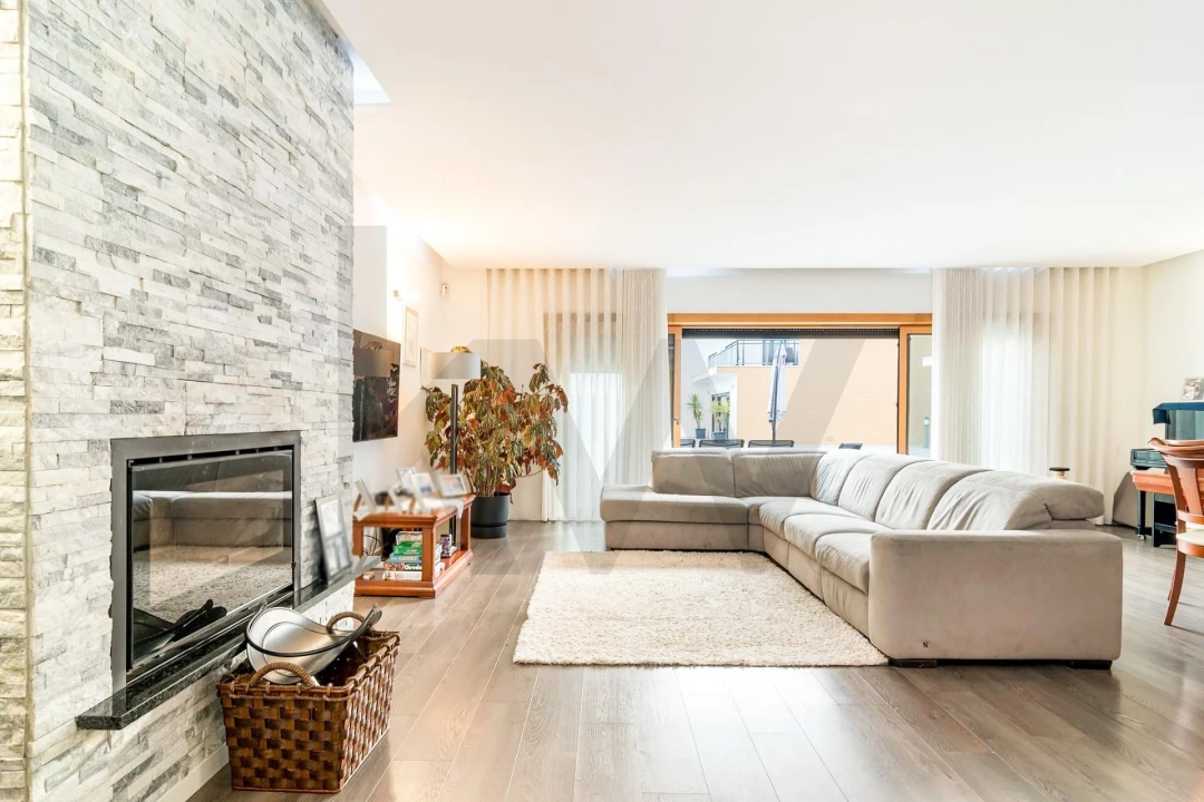 Moradia T4 para Venda em Santa Maria e São Miguel, São Martinho, São Pedro Penaferrim Foto 9