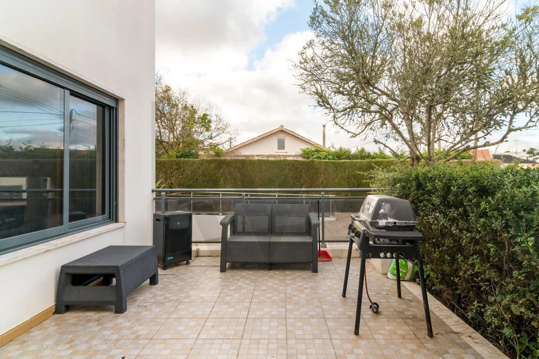 Moradia T4 para Venda em Santa Maria e São Miguel, São Martinho, São Pedro Penaferrim Foto 3