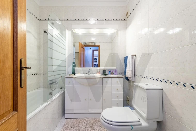 Apartamento T3 para Venda em Águas Livres Foto 13