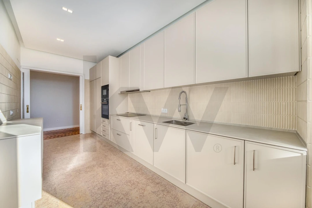 Apartamento T3 para Venda em Areeiro Foto 7