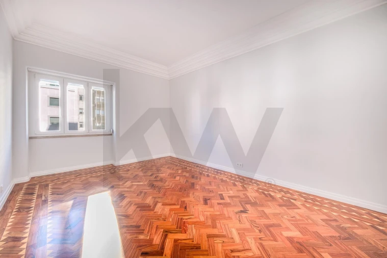 Apartamento T3 para Venda em Areeiro Foto 13