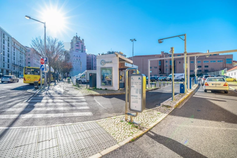 Apartamento T3 para Venda em Areeiro Foto 29