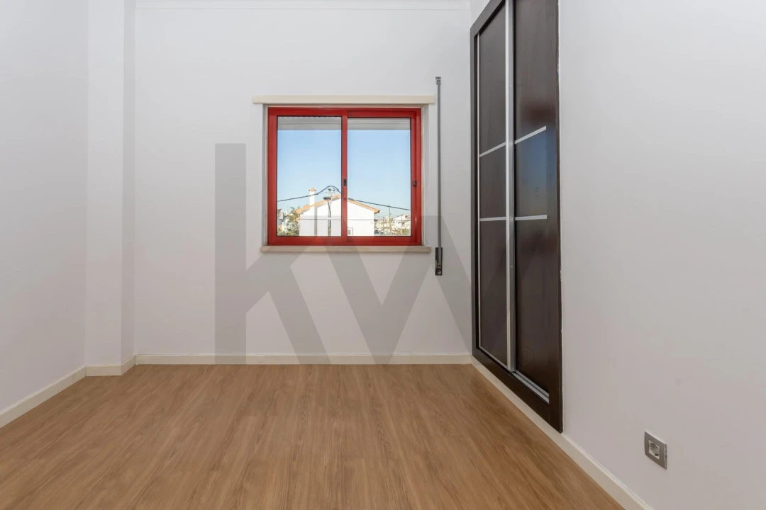 Apartamento T3 para Venda em Seixal, Arrentela e Aldeia de Paio Pires Foto 14