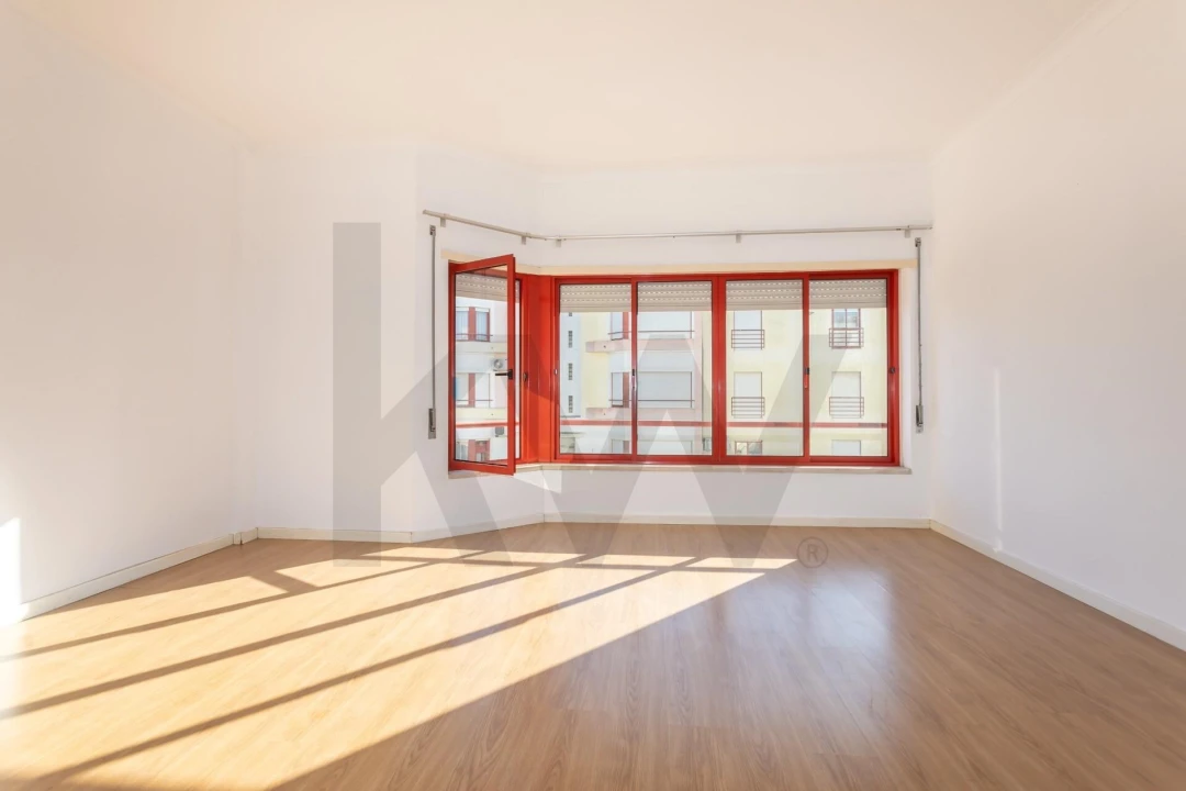 Apartamento T3 para Venda em Seixal, Arrentela e Aldeia de Paio Pires Foto 6