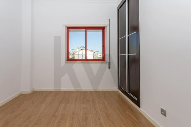 Apartamento T3 para Venda em Seixal, Arrentela e Aldeia de Paio Pires Foto 14