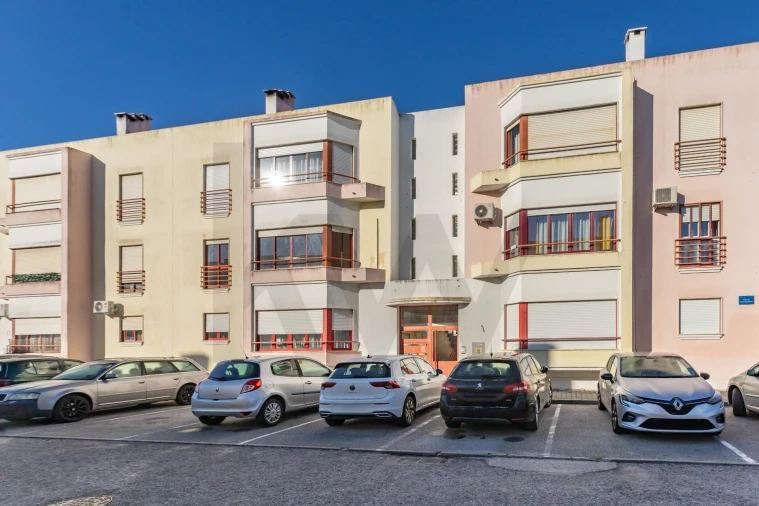 Apartamento T3 para Venda em Seixal, Arrentela e Aldeia de Paio Pires Foto 40