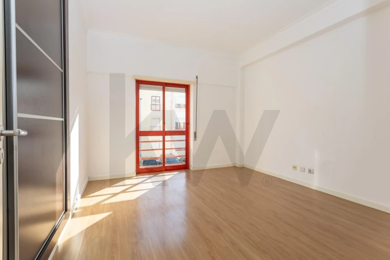 Apartamento T3 para Venda em Seixal, Arrentela e Aldeia de Paio Pires Foto 26