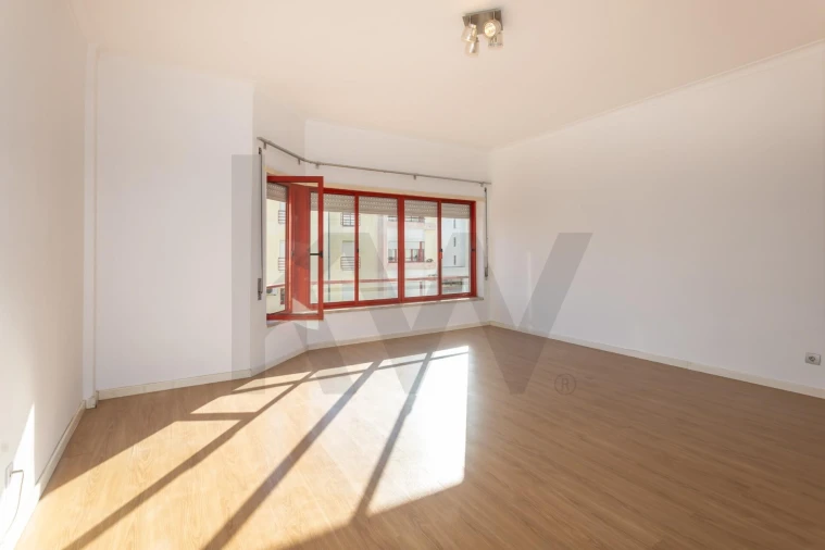 Apartamento T3 para Venda em Seixal, Arrentela e Aldeia de Paio Pires Foto 5