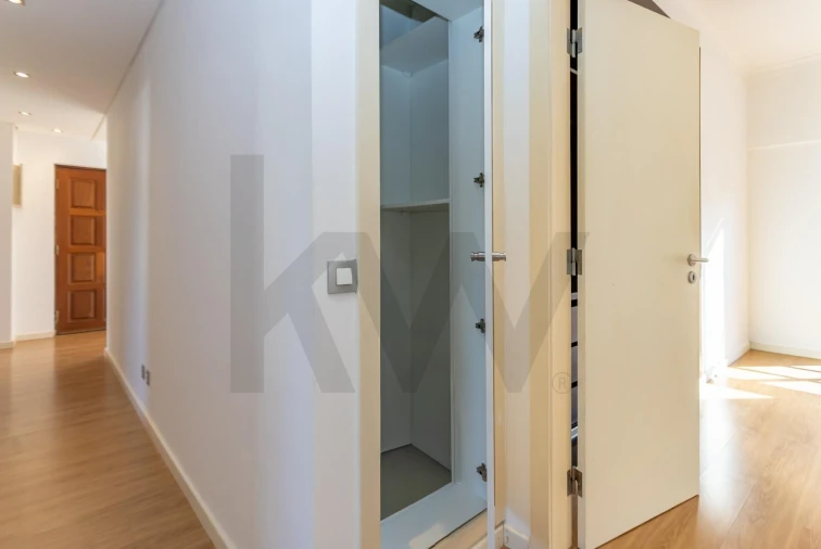 Apartamento T3 para Venda em Seixal, Arrentela e Aldeia de Paio Pires Foto 32