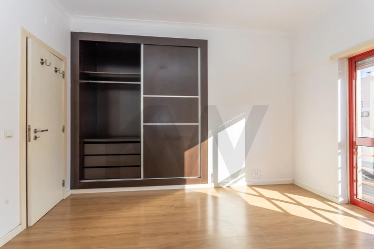 Apartamento T3 para Venda em Seixal, Arrentela e Aldeia de Paio Pires Foto 31