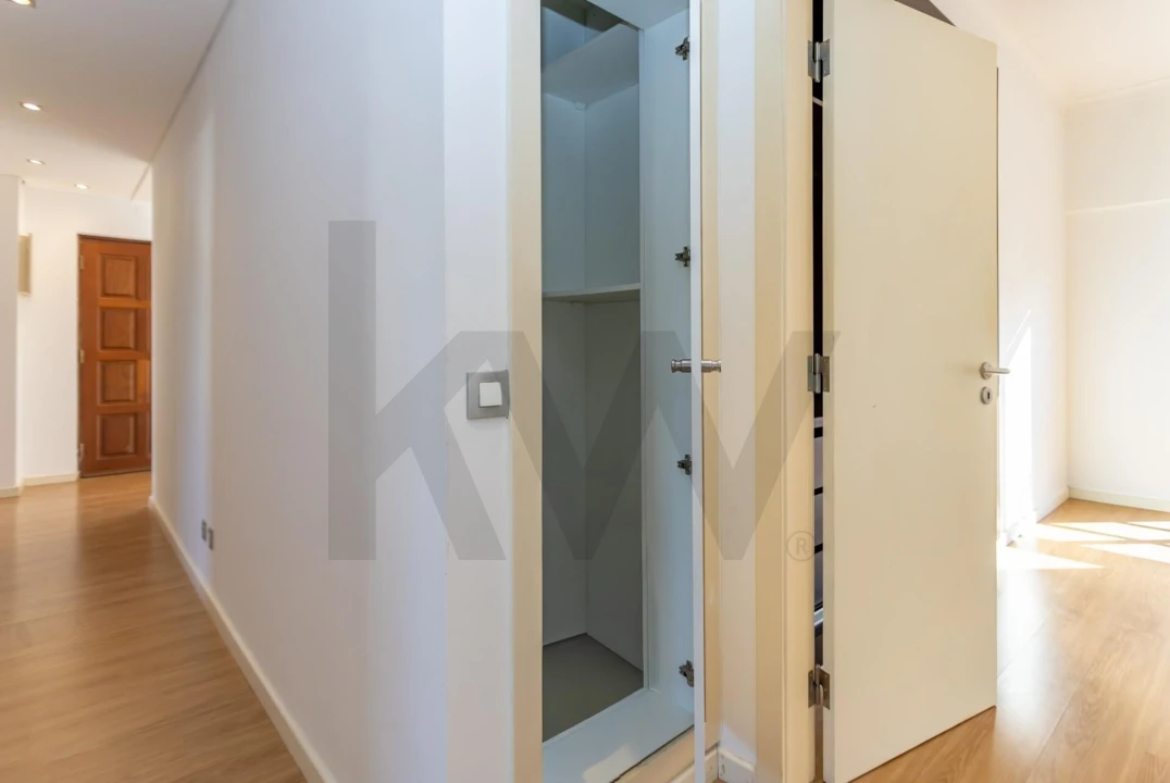 Apartamento T3 para Venda em Seixal, Arrentela e Aldeia de Paio Pires Foto 32