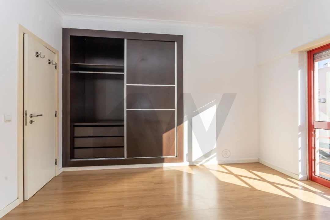 Apartamento T3 para Venda em Seixal, Arrentela e Aldeia de Paio Pires Foto 31