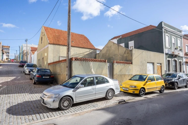 Prédio para Venda em Setubal (São Sebastião) Foto 1