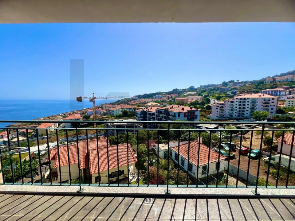 Apartamento T3 para Venda em Caniço Foto 1