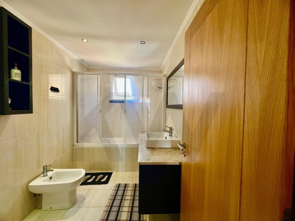 Apartamento T3 para Venda em Caniço Foto 11