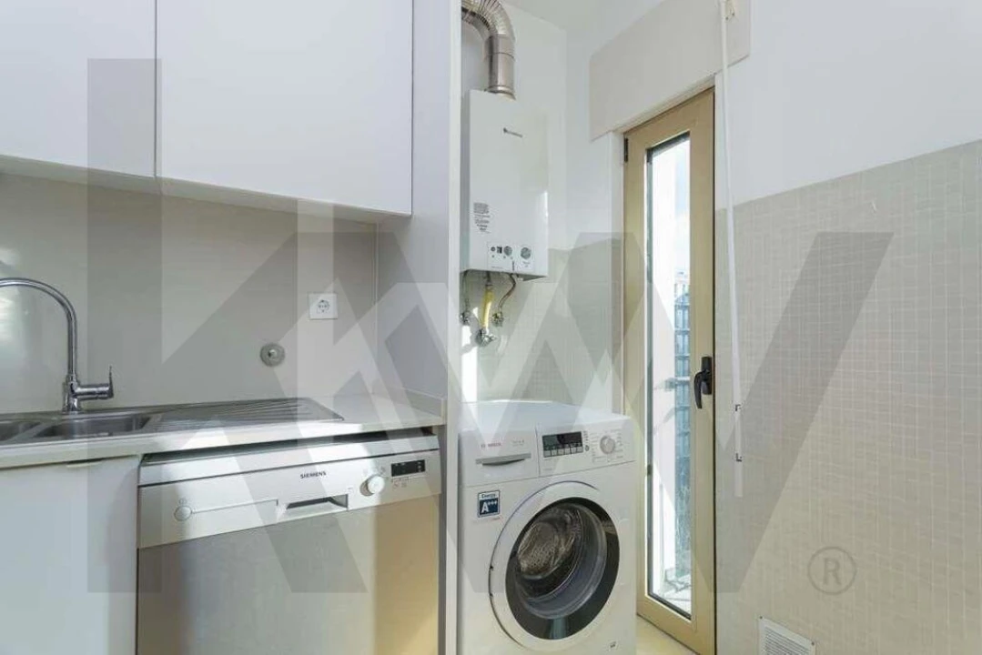 Apartamento T3 para Arrendamento em Avenidas Novas Foto 25