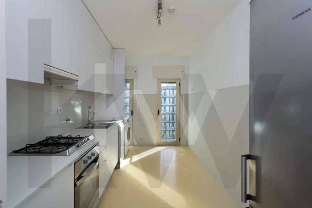 Apartamento T3 para Arrendamento em Avenidas Novas Foto 21