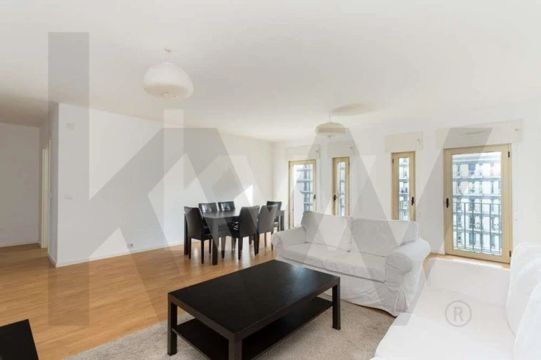 Apartamento T3 para Arrendamento em Avenidas Novas Foto 5