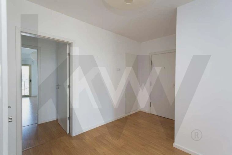 Apartamento T3 para Arrendamento em Avenidas Novas Foto 8