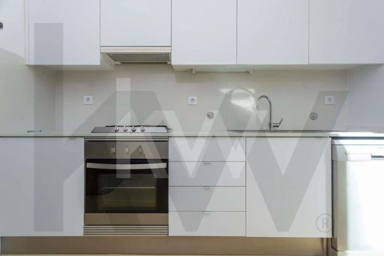 Apartamento T3 para Arrendamento em Avenidas Novas Foto 23