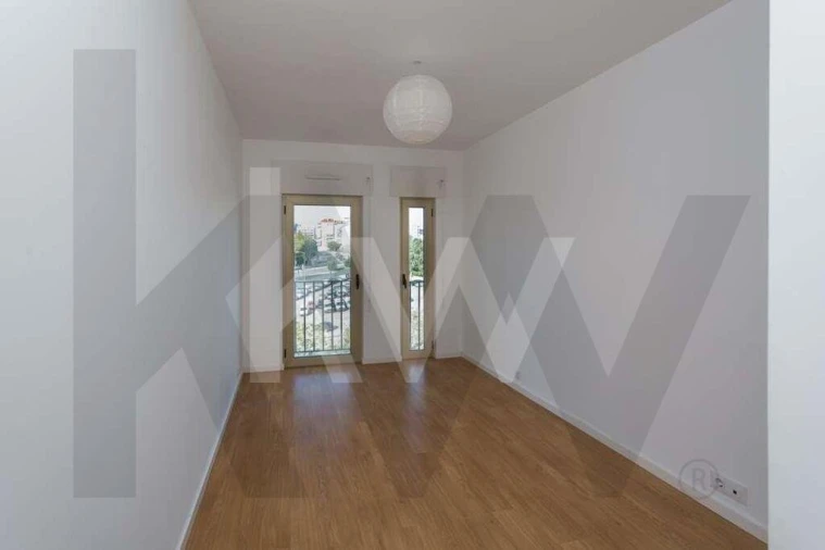 Apartamento T3 para Arrendamento em Avenidas Novas Foto 10