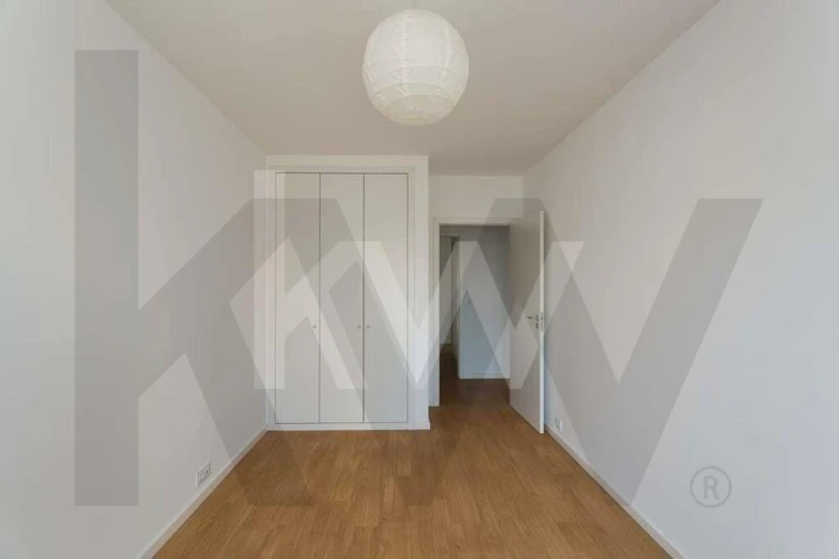 Apartamento T3 para Arrendamento em Avenidas Novas Foto 9