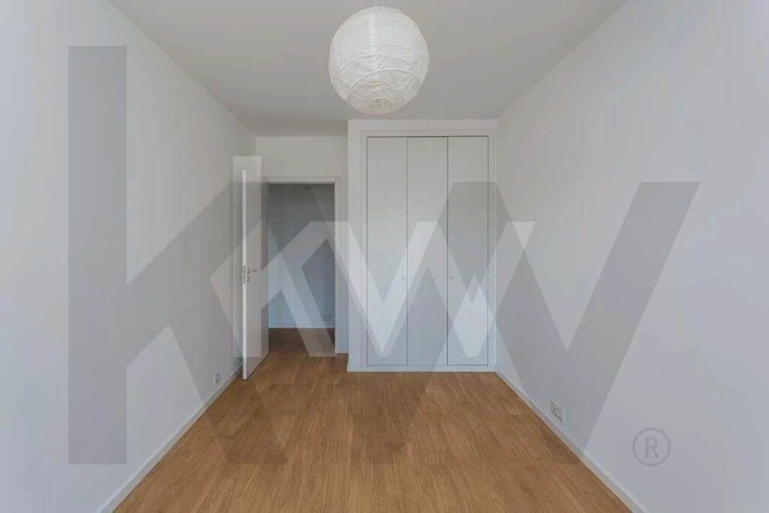 Apartamento T3 para Arrendamento em Avenidas Novas Foto 11