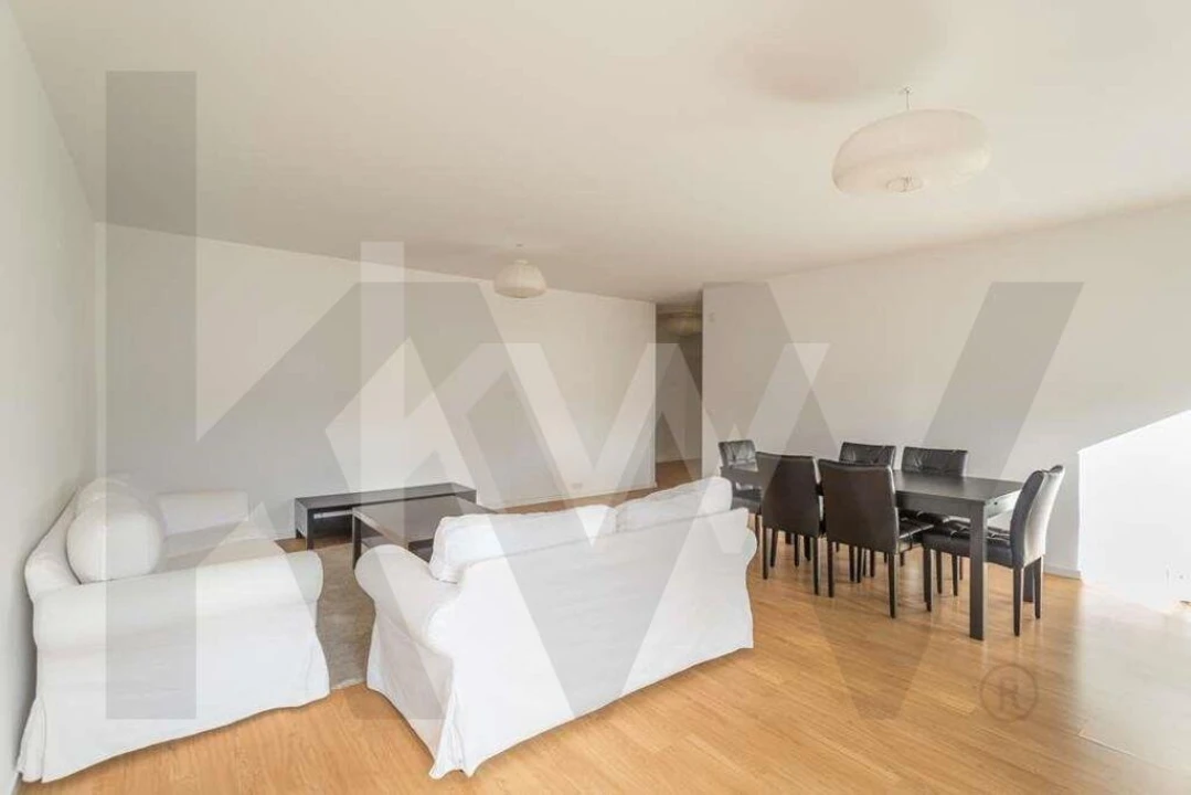 Apartamento T3 para Arrendamento em Avenidas Novas Foto 4