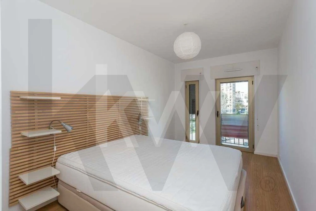 Apartamento T3 para Arrendamento em Avenidas Novas Foto 13