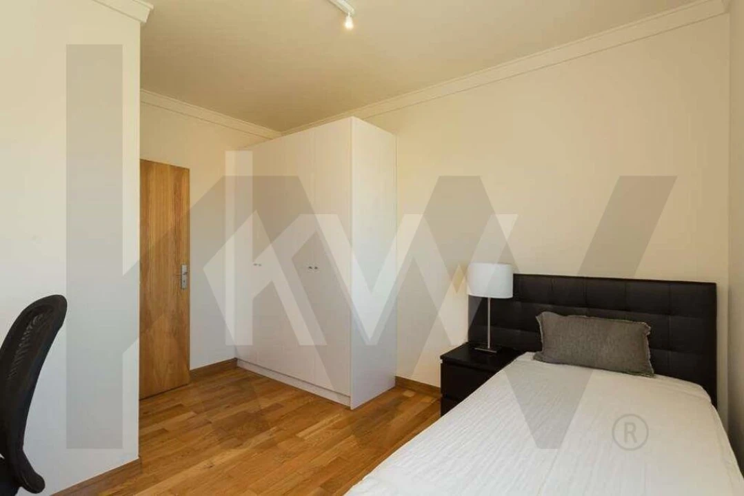 Apartamento T4 para Arrendamento em Alvalade Foto 11