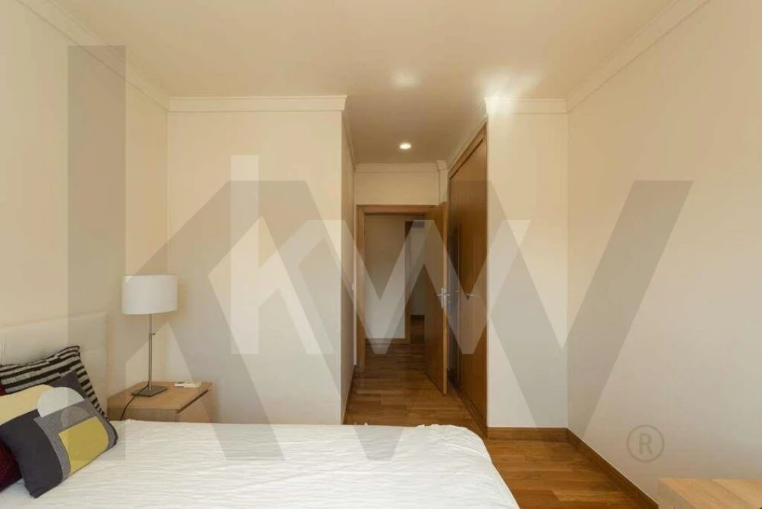 Apartamento T4 para Arrendamento em Alvalade Foto 6