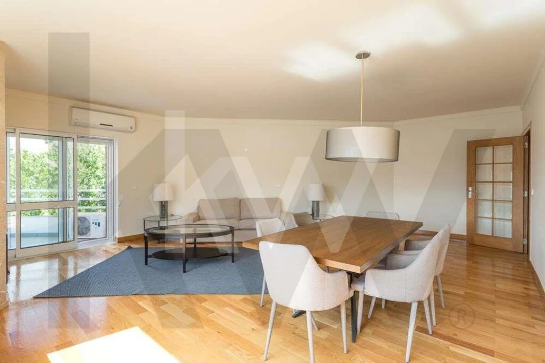 Apartamento T4 para Arrendamento em Alvalade Foto 21