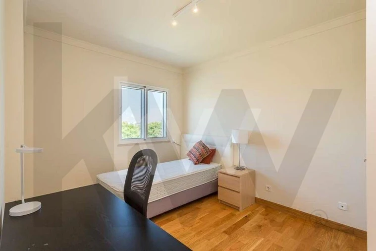 Apartamento T4 para Arrendamento em Alvalade Foto 13