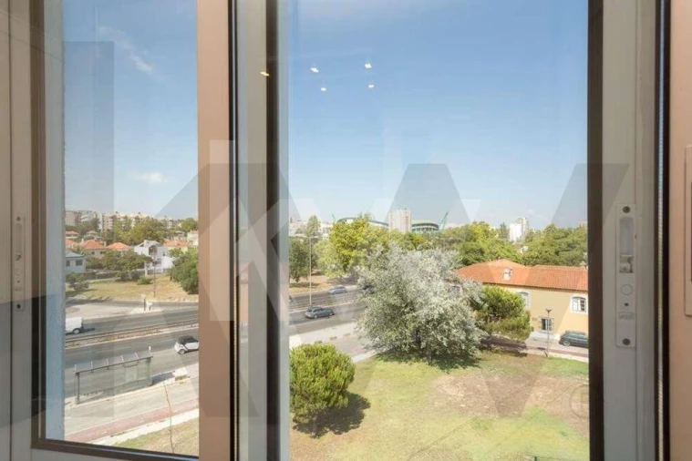 Apartamento T4 para Arrendamento em Alvalade Foto 10