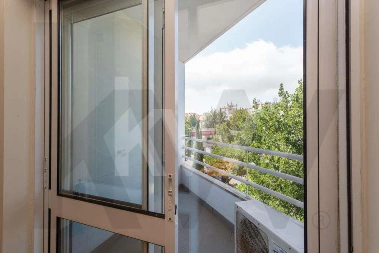 Apartamento T4 para Arrendamento em Alvalade Foto 24