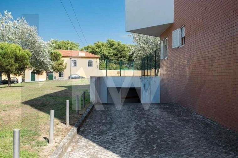 Apartamento T4 para Arrendamento em Alvalade Foto 34