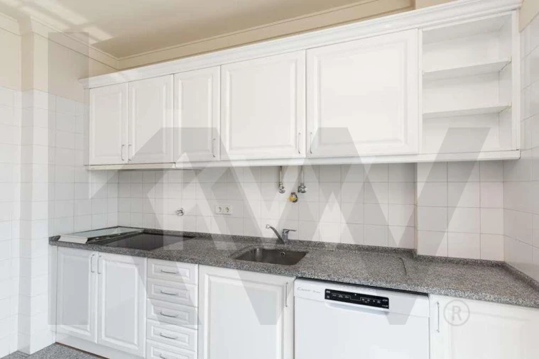 Apartamento T4 para Arrendamento em Alvalade Foto 26