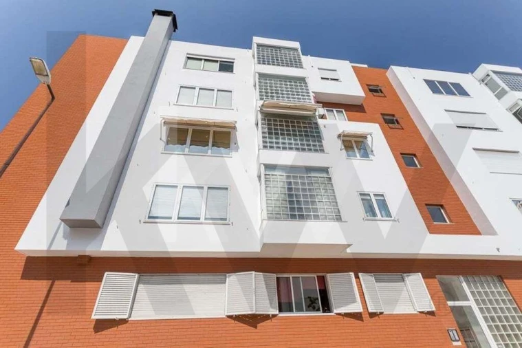 Apartamento T4 para Arrendamento em Alvalade Foto 33