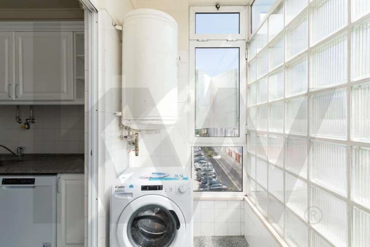 Apartamento T4 para Arrendamento em Alvalade Foto 30