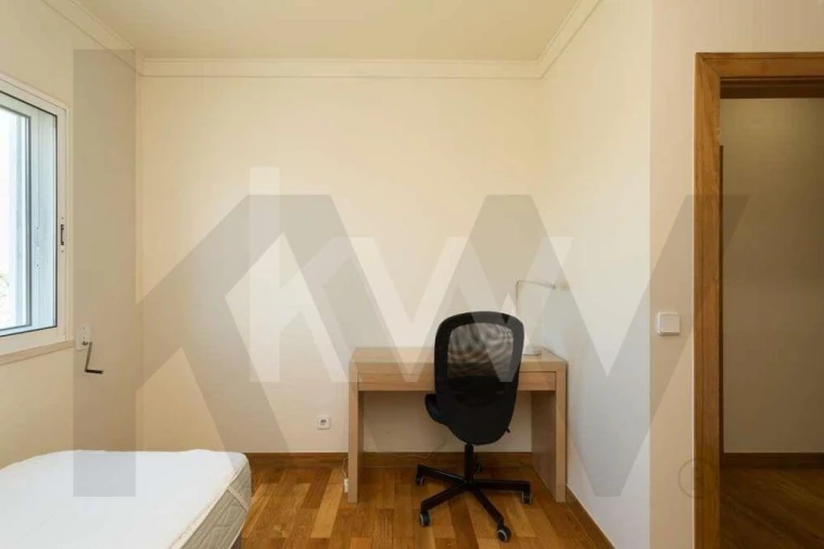 Apartamento T4 para Arrendamento em Alvalade Foto 12