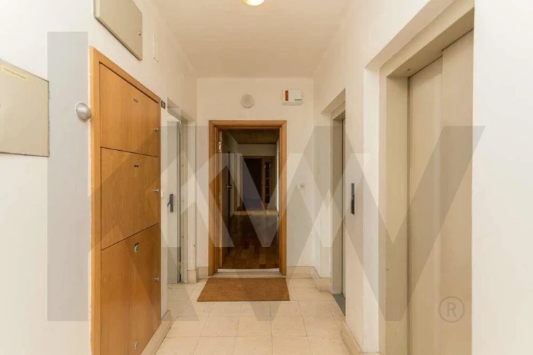 Apartamento T4 para Arrendamento em Alvalade Foto 31