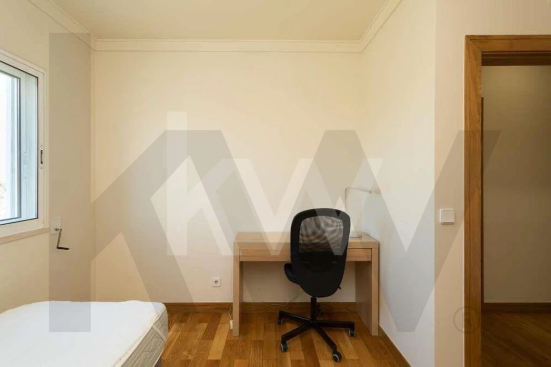 Apartamento T4 para Arrendamento em Alvalade Foto 12