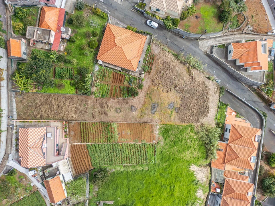 Terreno para Venda em Canhas Foto 11