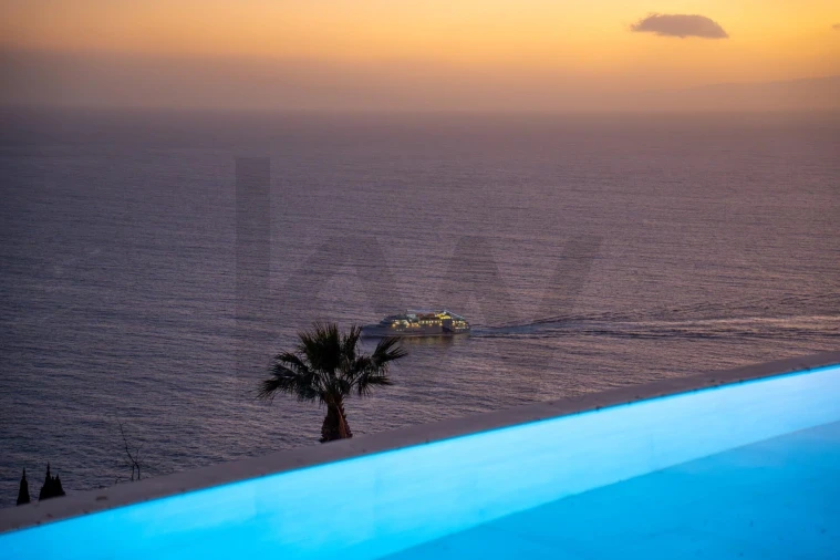 Moradia T4 para Venda em Caniço Foto 7