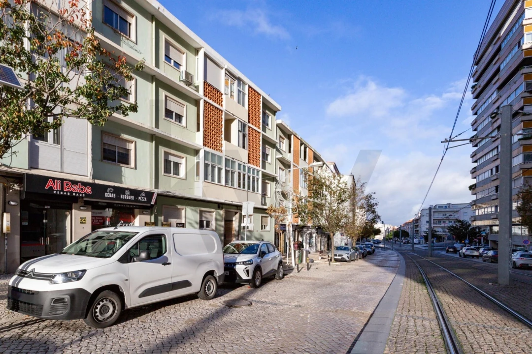 Loja para Arrendamento em Almada, Cova da Piedade, Pragal e Cacilhas Foto 16